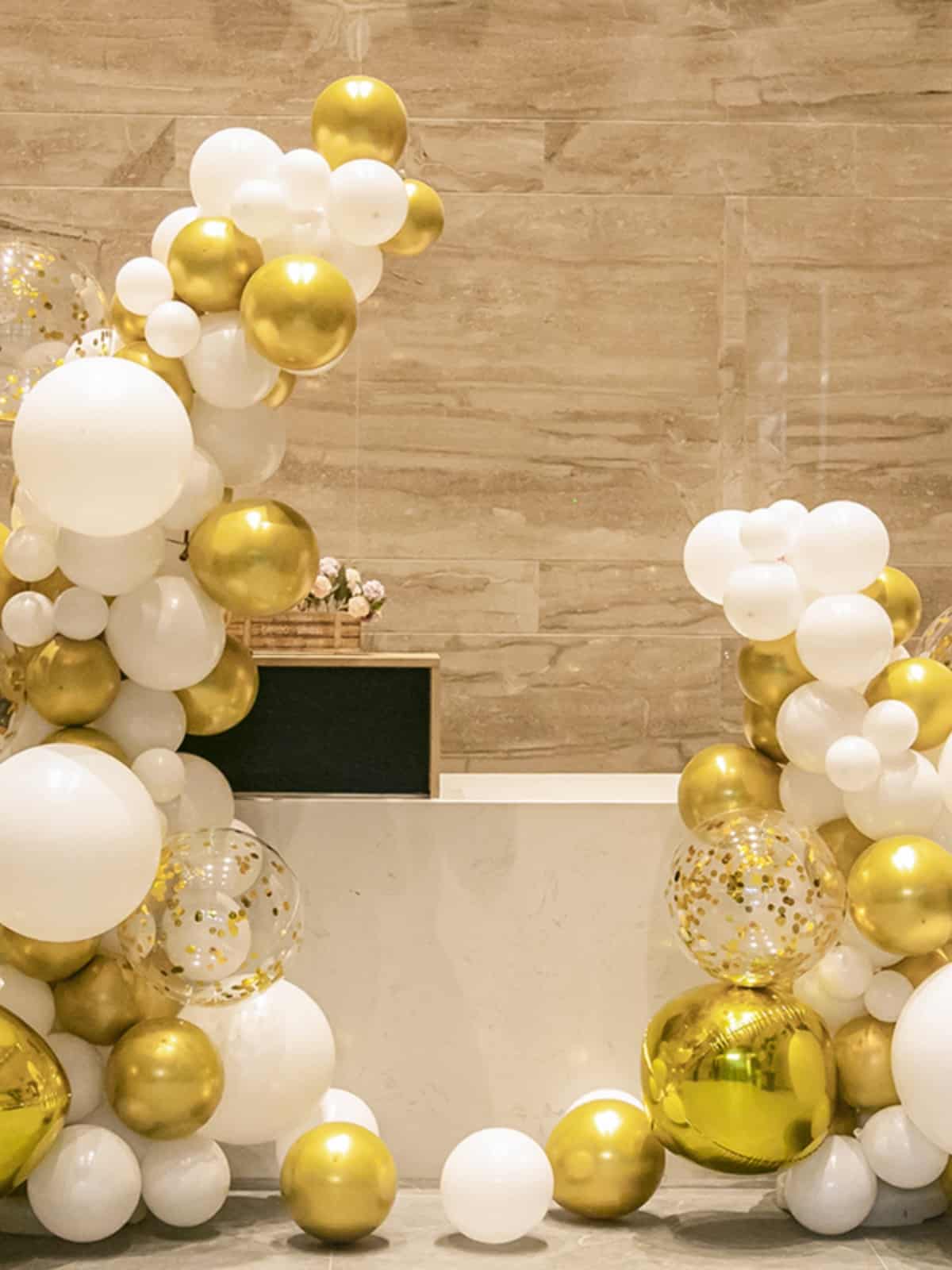 Luxurious White and Gold Theme Arch